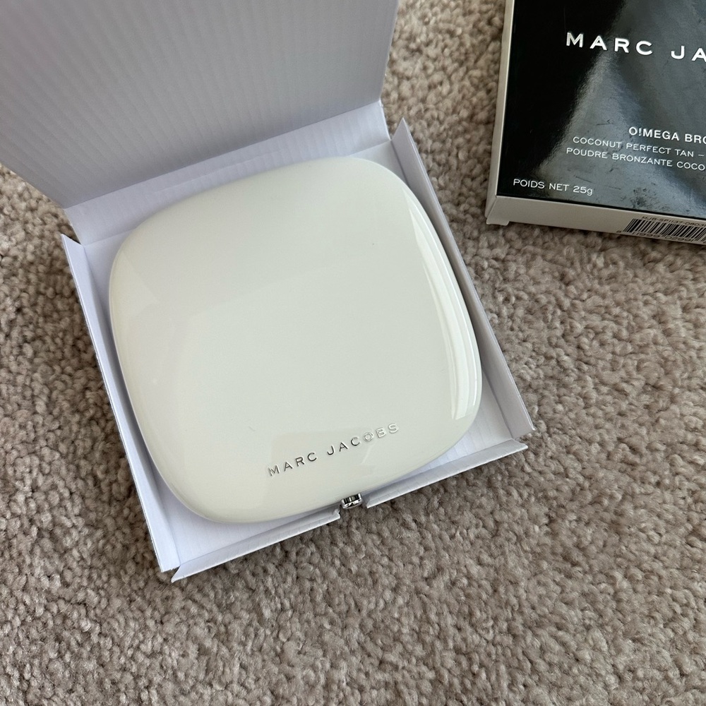 Marc Jacobs Tan-Tastic! Bronzer Shade 104
